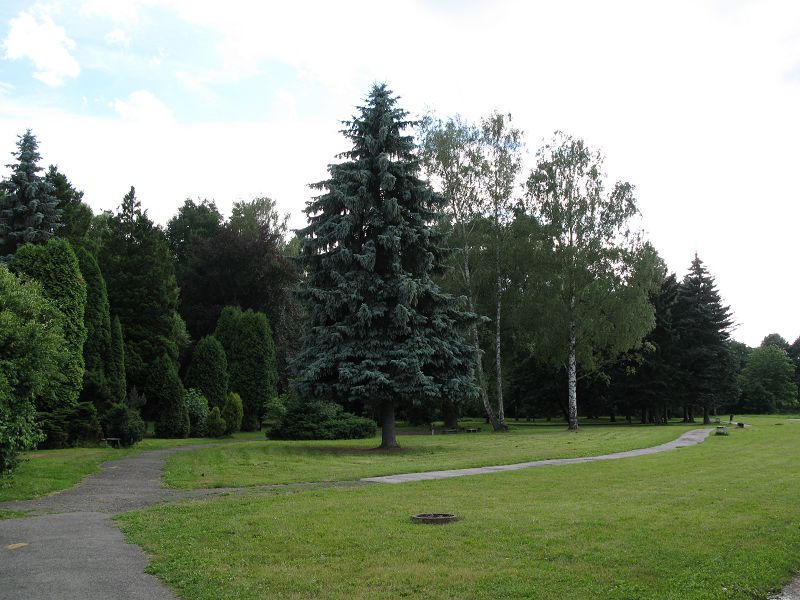 Park u tenisových kurtů